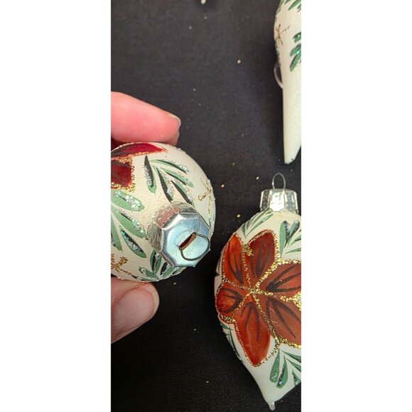 Vintage Christmas Classics Commodore Hand Decorated Poinsettia Glass Ornaments - Picture 12 of 16
